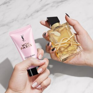 フレグランスウィーク